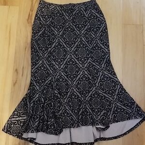 VENUS Black and Cream Midi Skirt
